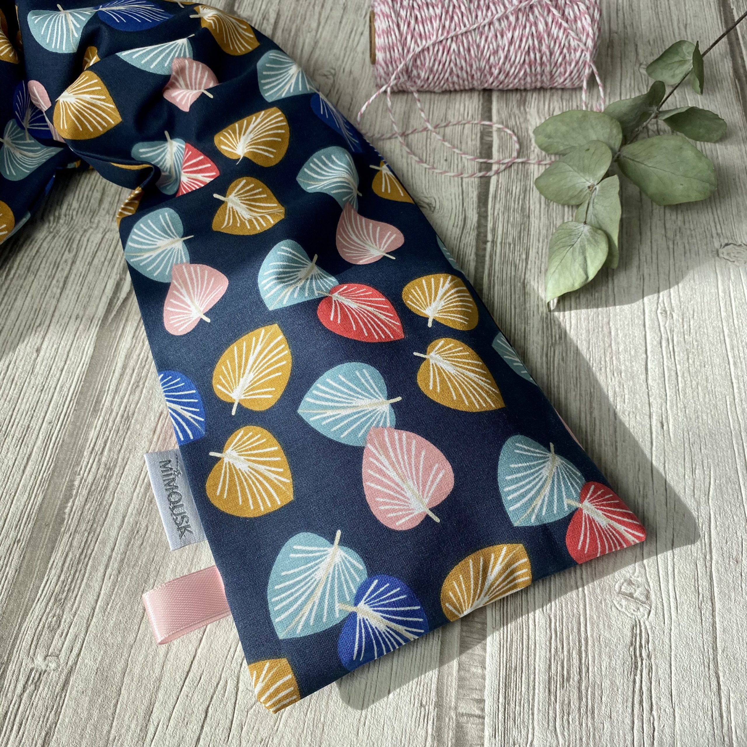 Bouillotte longue XL pour cervicales en graines de lin bio, feuilles Cories, multicolore – Image 2